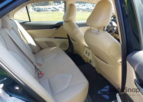 2020 Toyota Camry Xle z USA, uszkodzony, nr VIN 4T1F11AK7LU910850